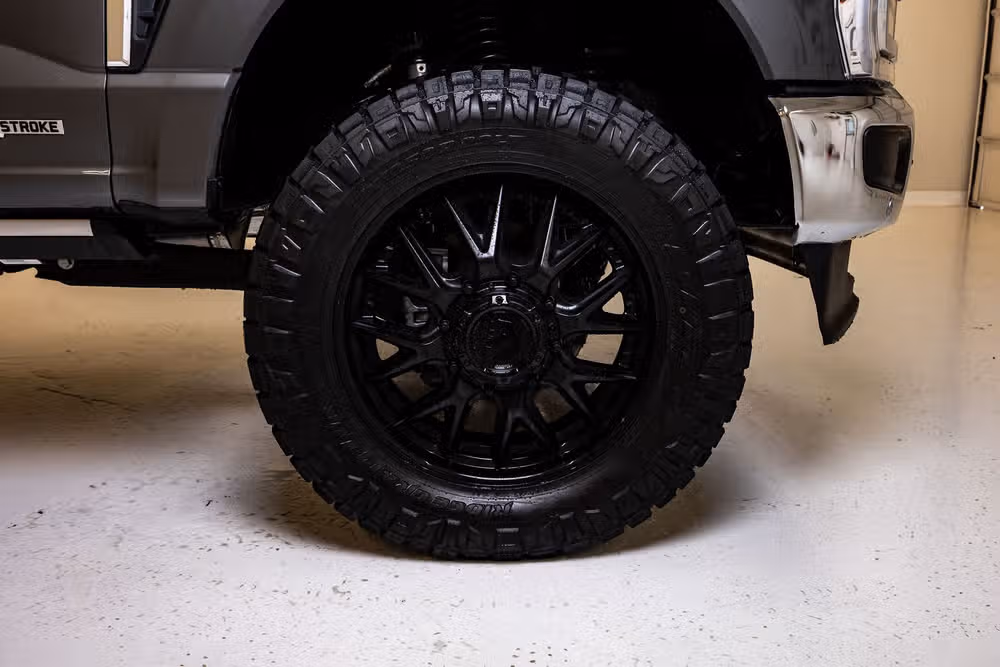 2026 Ford F-350 Super Duty Lariat Crew Cab Image 12