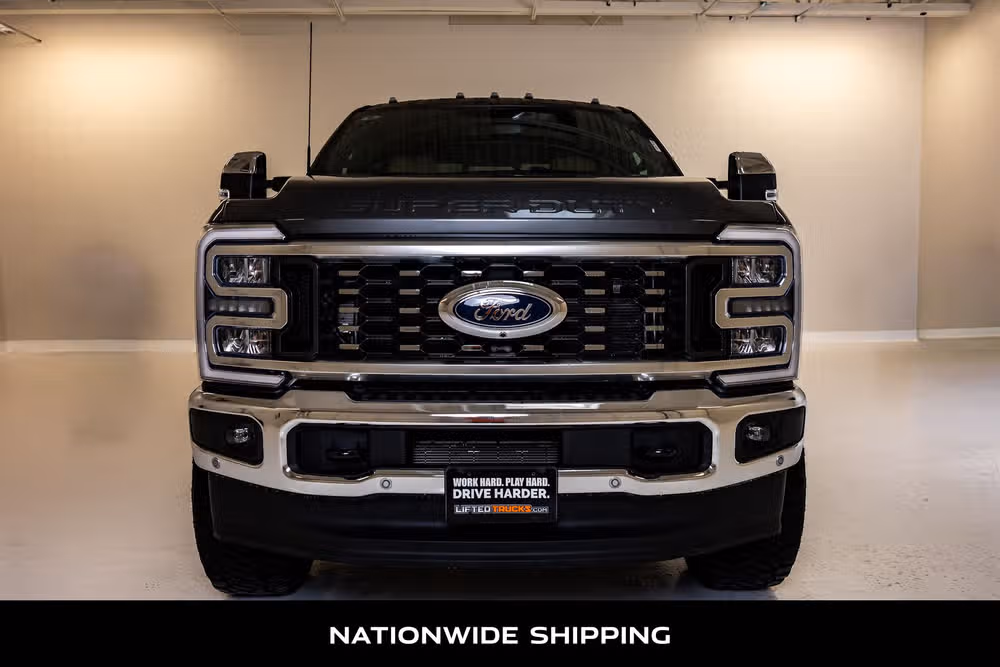 2026 Ford F-350 Super Duty Lariat Crew Cab Image 4