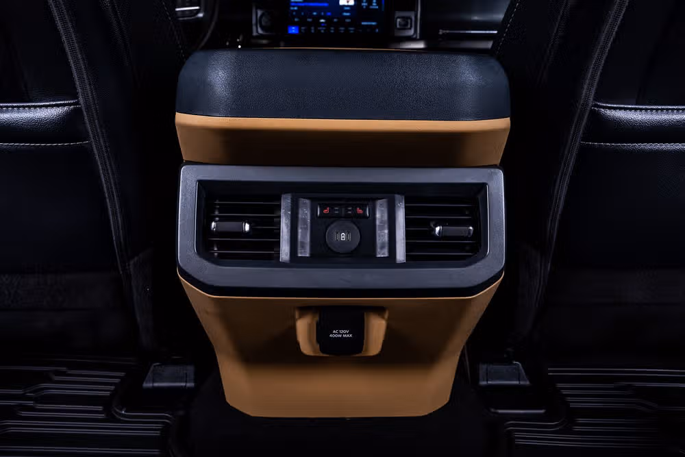 2026 Ford F-350 Super Duty Lariat Crew Cab Image 34
