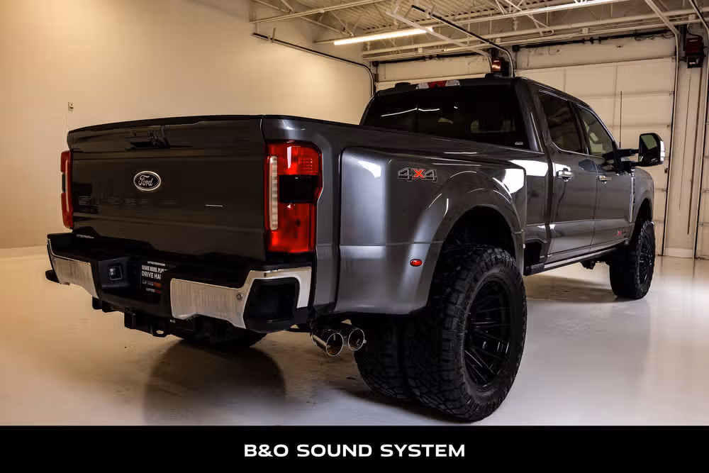 2026 Ford F-350 Super Duty Lariat Crew Cab Image 10