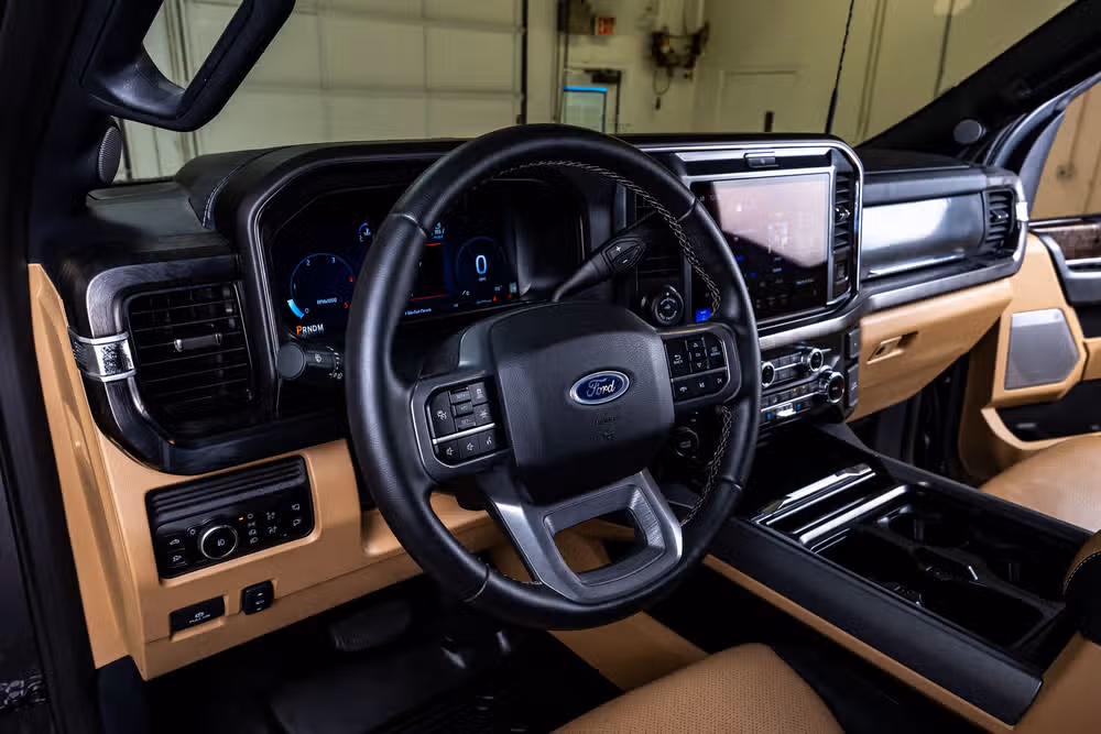 2026 Ford F-350 Super Duty Lariat Crew Cab Image 17