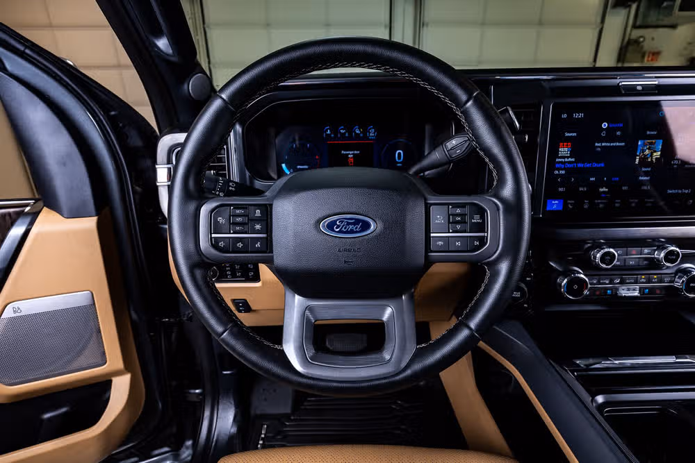 2026 Ford F-350 Super Duty Lariat Crew Cab Image 19