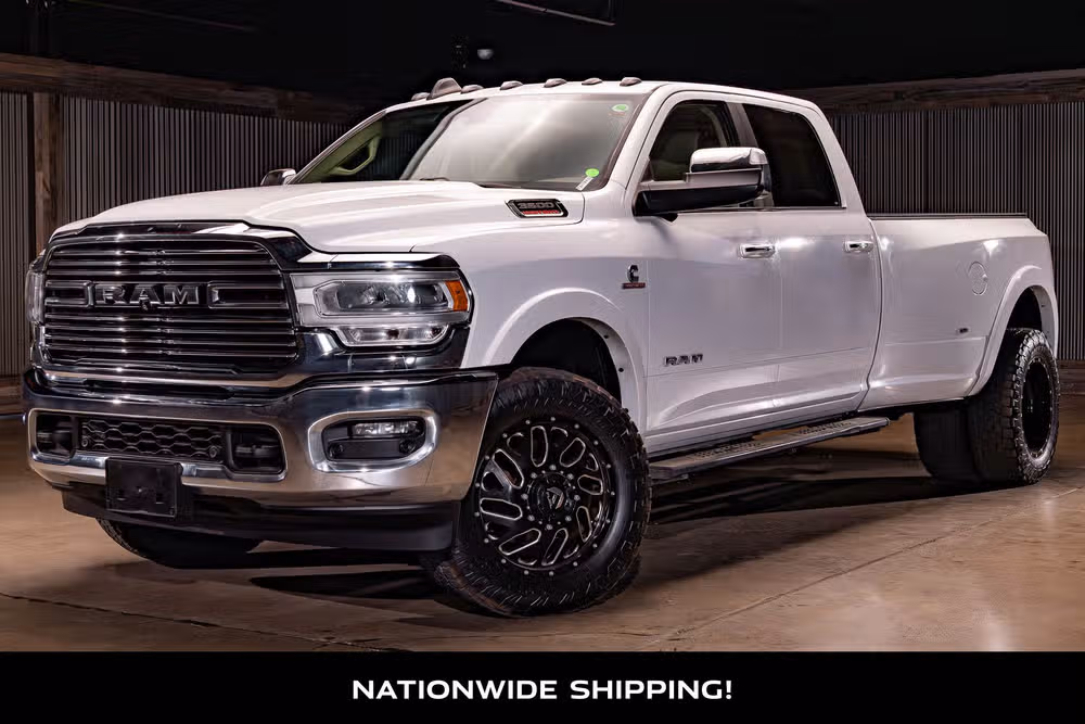 2020 Ram 3500 Laramie Crew Cab Image 4