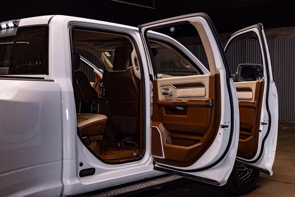 2020 Ram 3500 Laramie Crew Cab Image 31