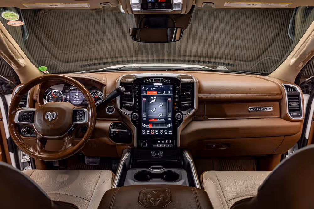 2020 Ram 3500 Laramie Crew Cab Image 16
