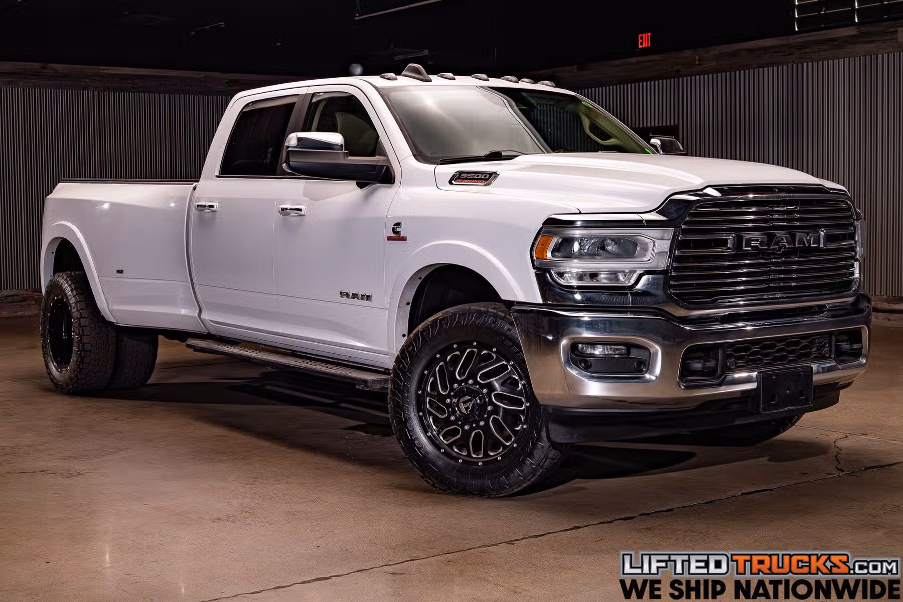 2020 Ram 3500 Laramie Crew Cab Image 1