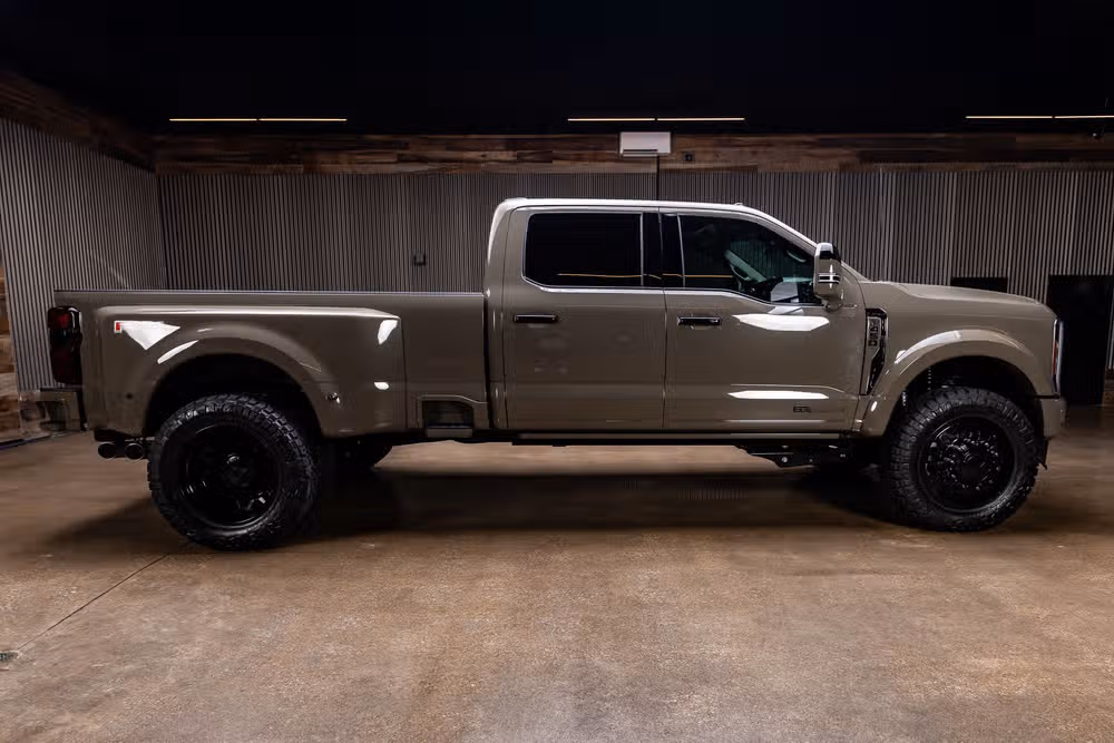 2026 Ford F-450 Super Duty Platinum Plus Crew Cab Image 11