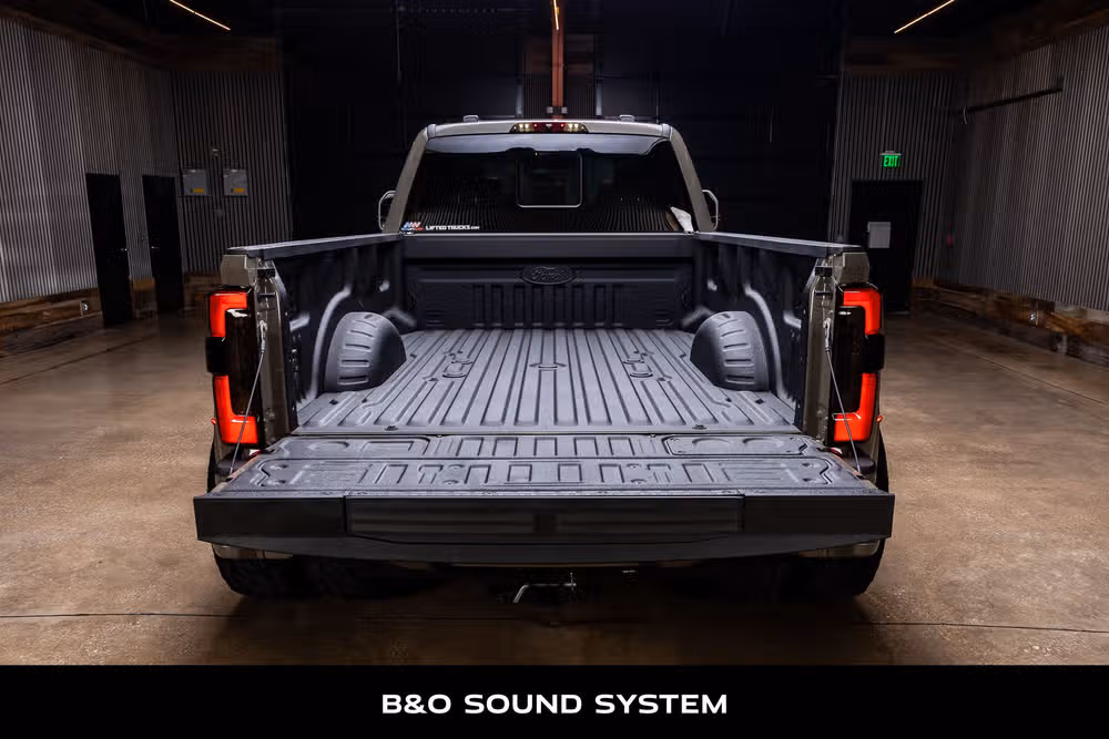 2026 Ford F-450 Super Duty Platinum Plus Crew Cab Image 9