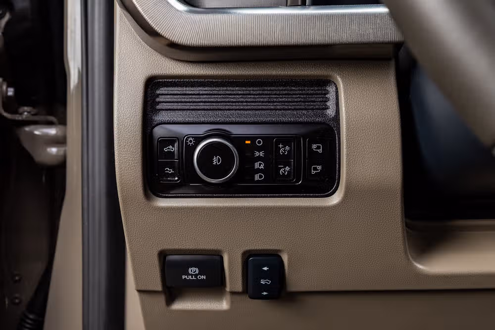 2026 Ford F-450 Super Duty Platinum Plus Crew Cab Image 22