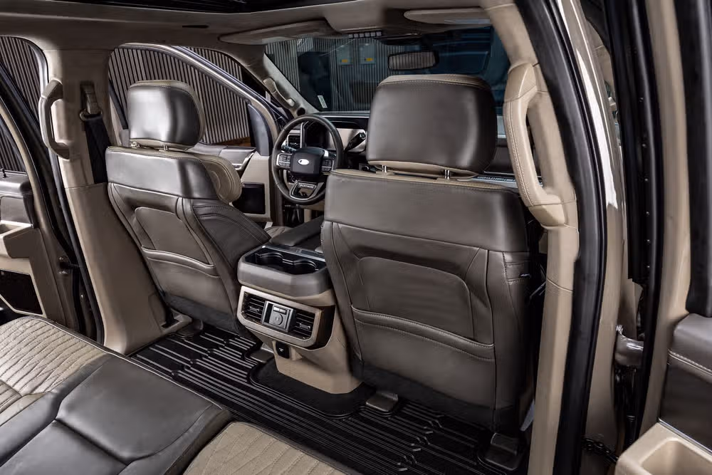2026 Ford F-450 Super Duty Platinum Plus Crew Cab Image 33