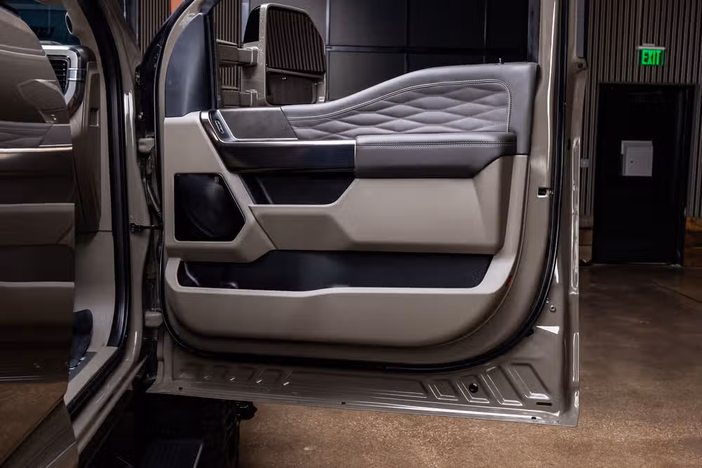 2026 Ford F-450 Super Duty Platinum Plus Crew Cab Image 38