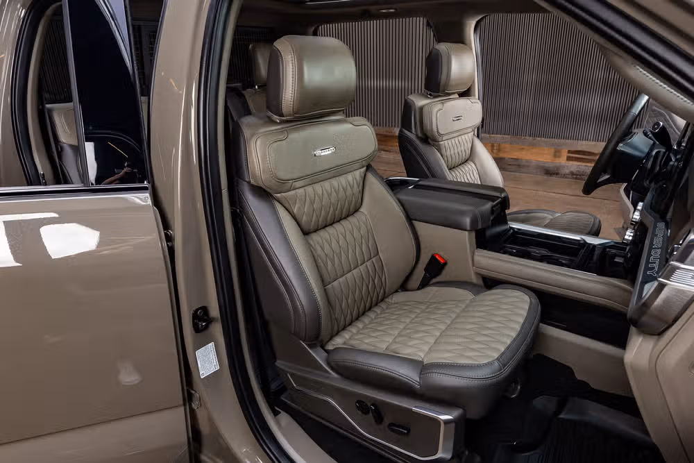 2026 Ford F-450 Super Duty Platinum Plus Crew Cab Image 31