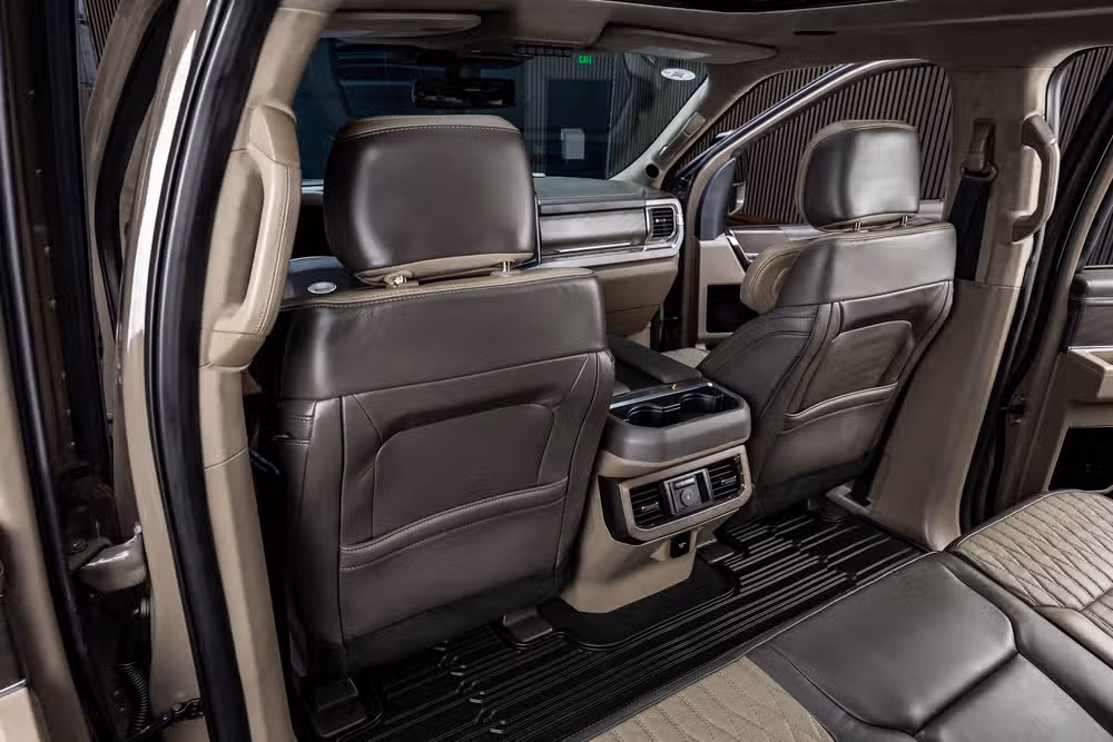 2026 Ford F-450 Super Duty Platinum Plus Crew Cab Image 35