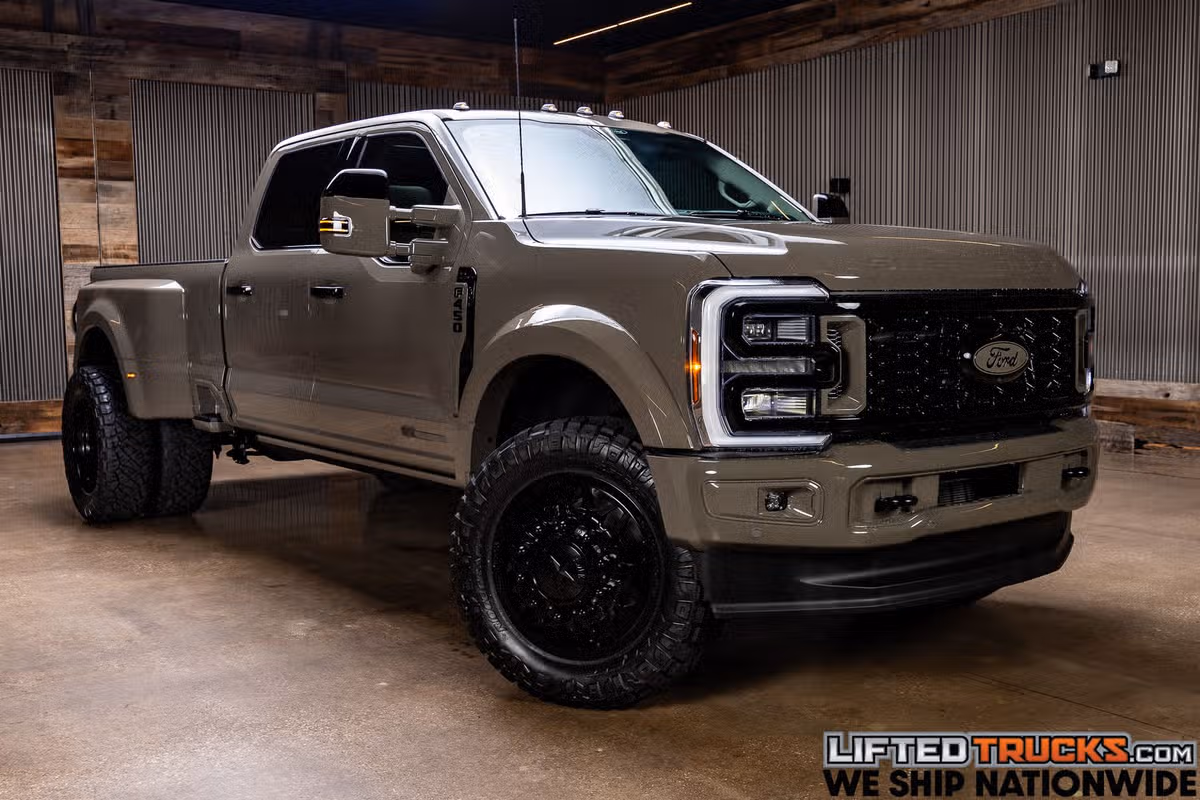2026 Ford F-450 Super Duty Platinum Plus Crew Cab
