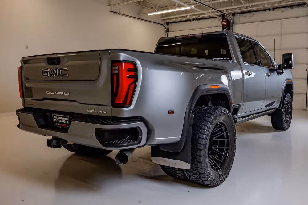 2024 GMC Sierra 3500HD Denali Ultimate Crew Cab Image 10