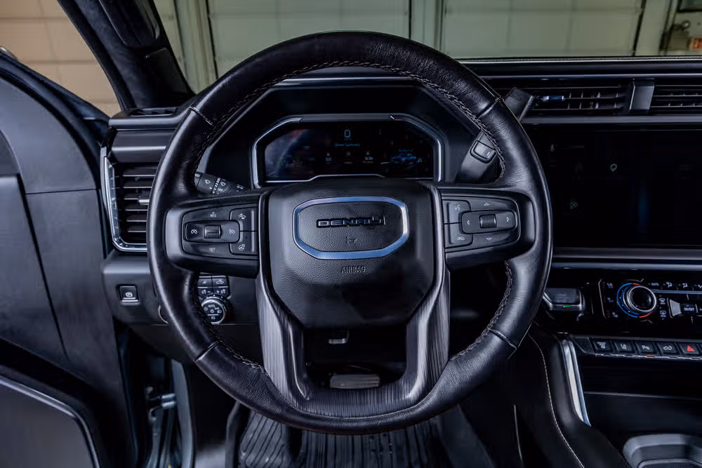 2024 GMC Sierra 3500HD Denali Ultimate Crew Cab Image 19