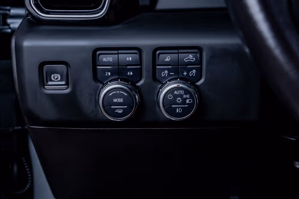 2024 GMC Sierra 3500HD Denali Ultimate Crew Cab Image 22