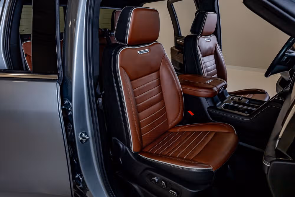 2024 GMC Sierra 3500HD Denali Ultimate Crew Cab Image 32