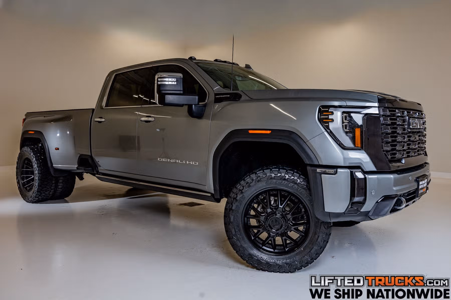 2024 GMC Sierra 3500HD Denali Ultimate Crew Cab Image 1