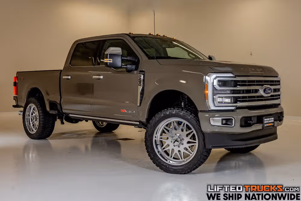 2026 Ford F-250 Super Duty Platinum Plus Crew Cab Image 1