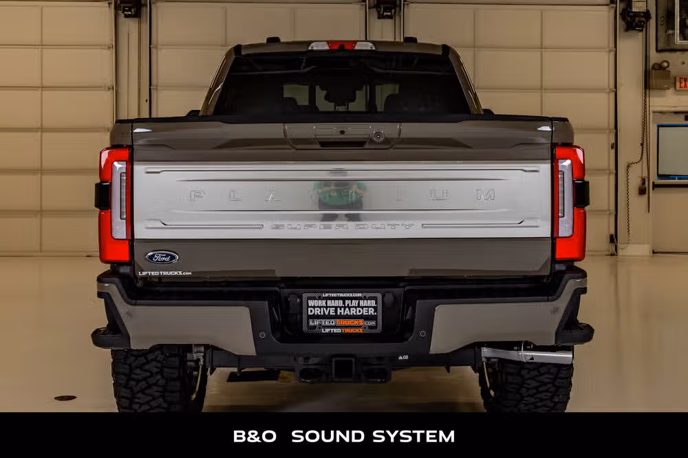 2026 Ford F-250 Super Duty Platinum Plus Crew Cab Image 8