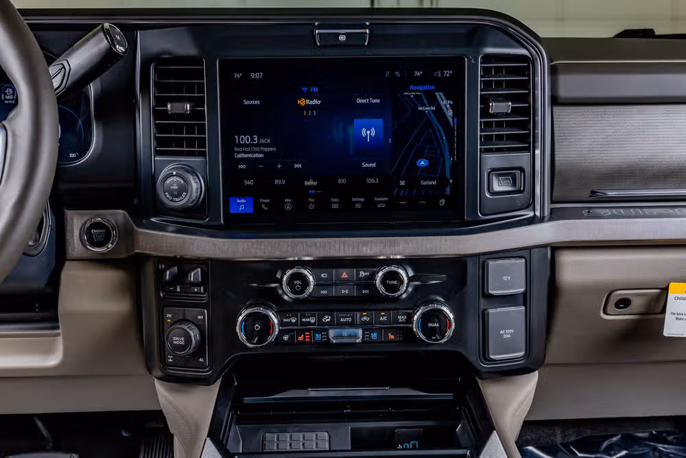 2026 Ford F-250 Super Duty Platinum Plus Crew Cab Image 24