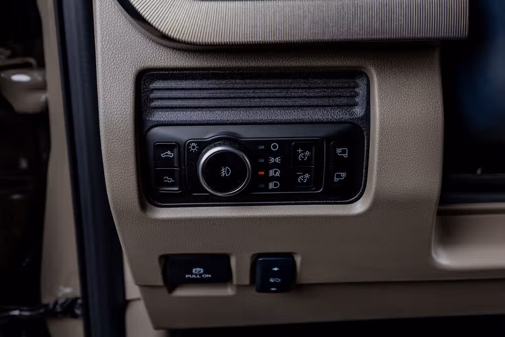 2026 Ford F-250 Super Duty Platinum Plus Crew Cab Image 22