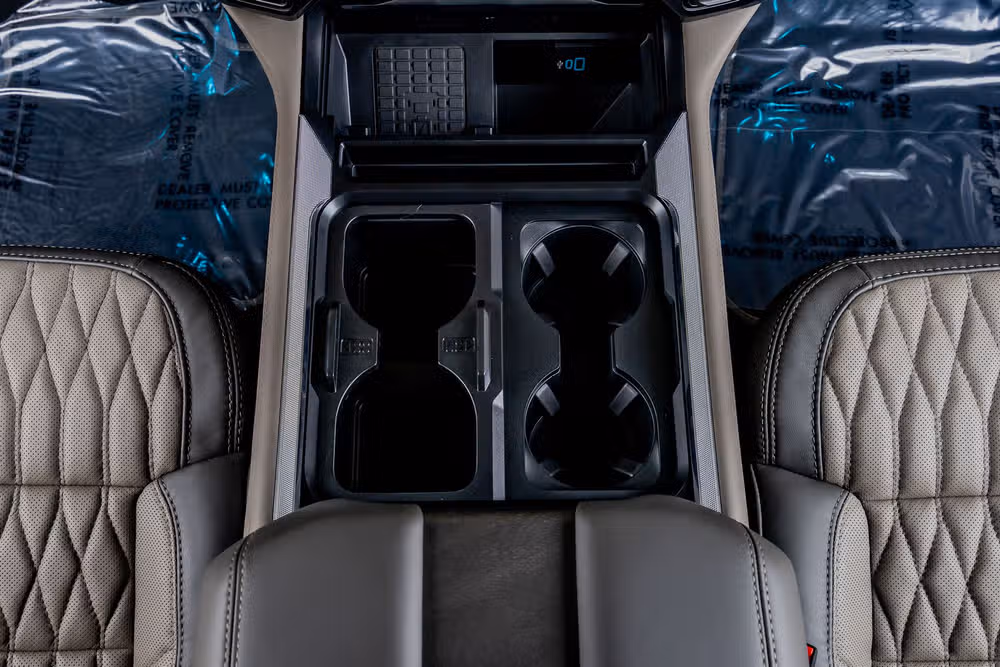 2026 Ford F-250 Super Duty Platinum Plus Crew Cab Image 28