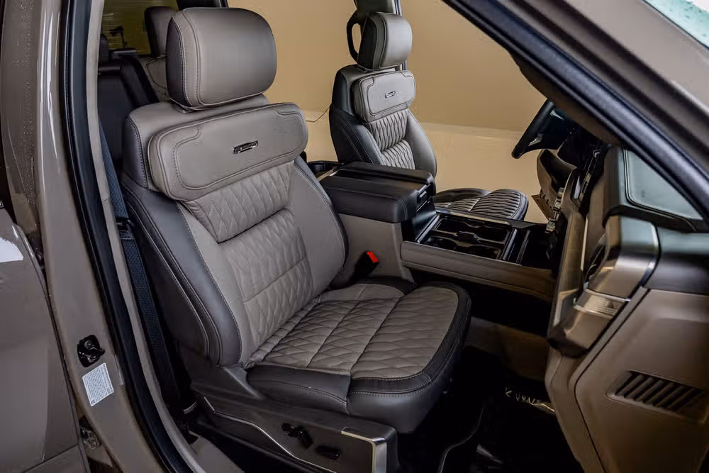 2026 Ford F-250 Super Duty Platinum Plus Crew Cab Image 32
