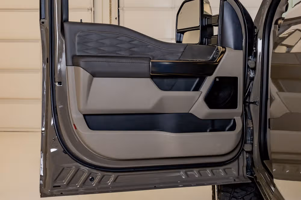 2026 Ford F-250 Super Duty Platinum Plus Crew Cab Image 37