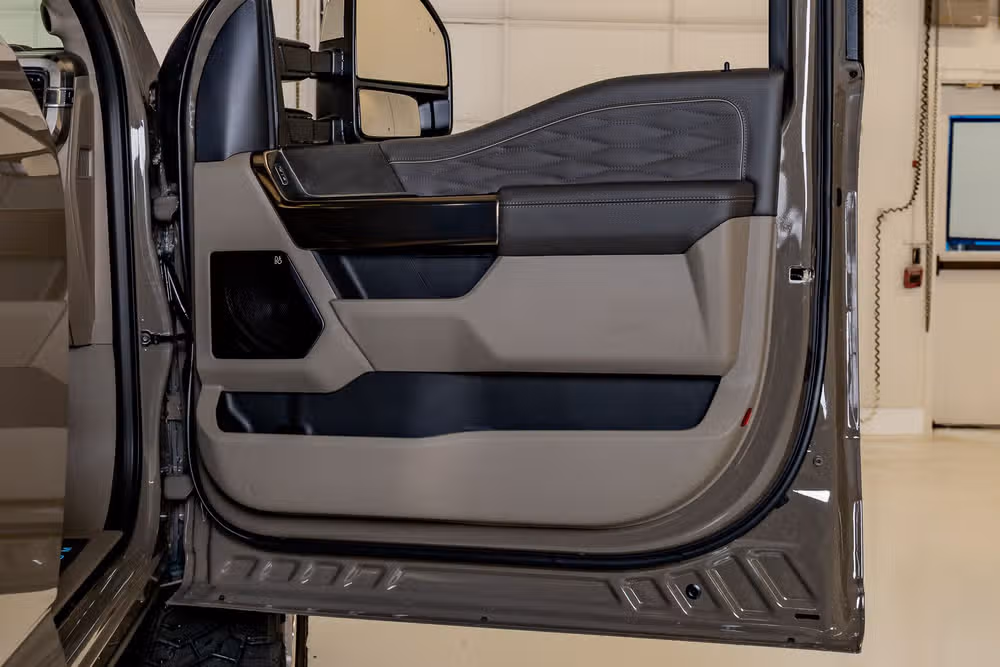 2026 Ford F-250 Super Duty Platinum Plus Crew Cab Image 38