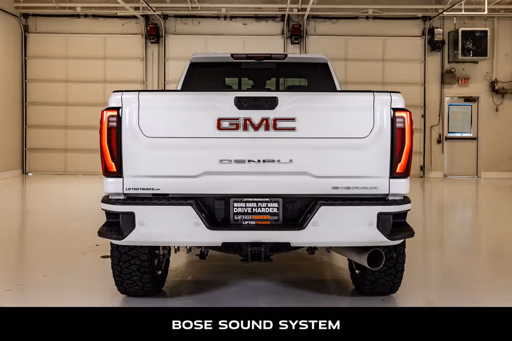 2024 GMC Sierra 2500HD Denali Crew Cab Image 8