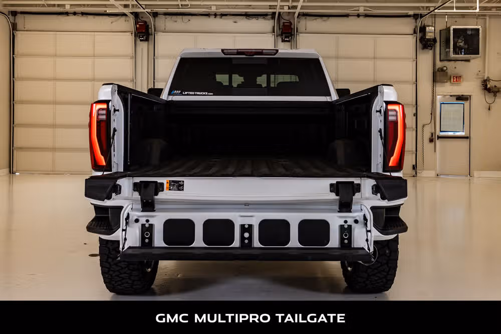 2024 GMC Sierra 2500HD Denali Crew Cab Image 9