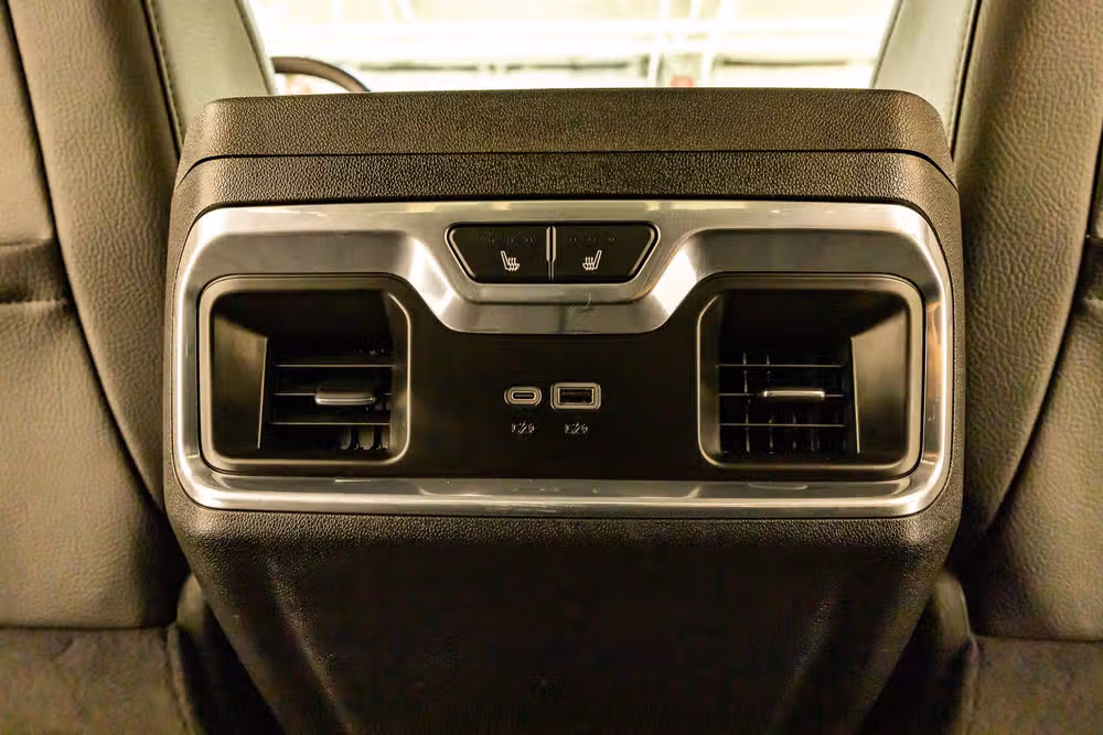 2024 GMC Sierra 2500HD Denali Crew Cab Image 34
