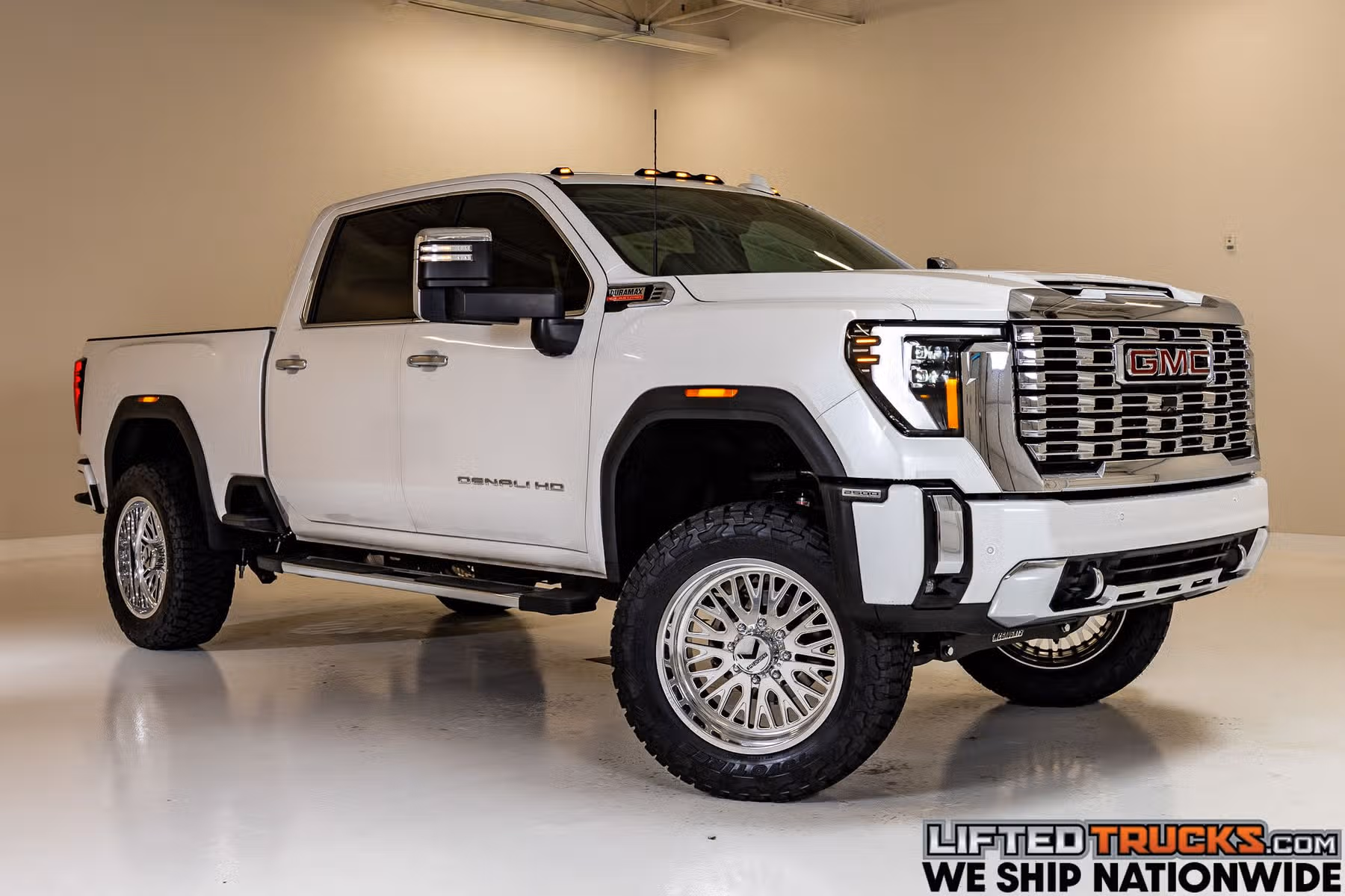 2024 GMC Sierra 2500HD Denali Crew Cab Image 1