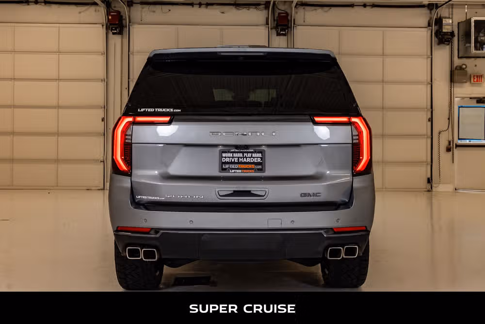 2026 GMC Yukon Denali Ultimate Image 8