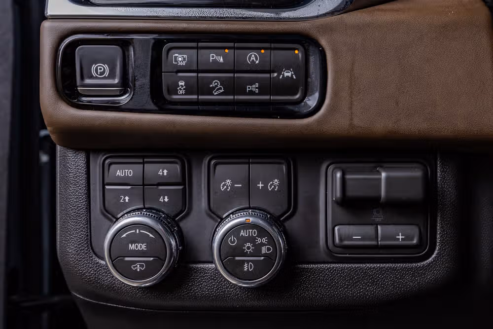 2026 GMC Yukon Denali Ultimate Image 22