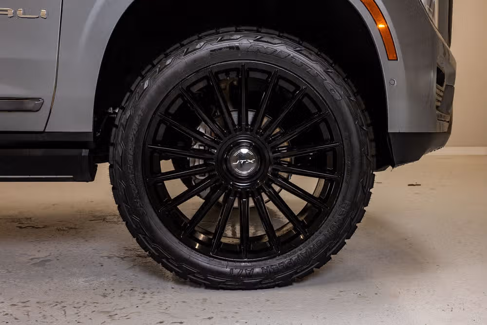 2026 GMC Yukon Denali Ultimate Image 12