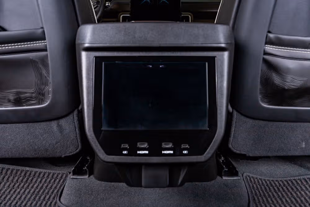 2026 GMC Yukon Denali Ultimate Image 34