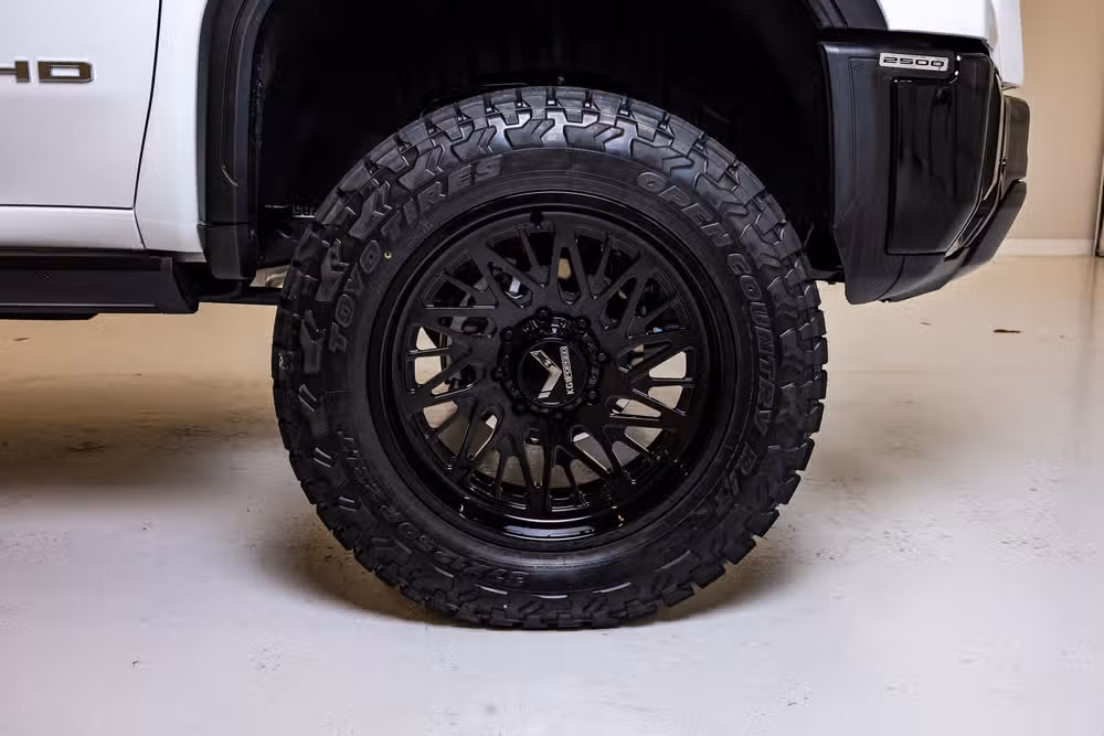 2026 GMC Sierra 2500HD AT4X Crew Cab Image 12