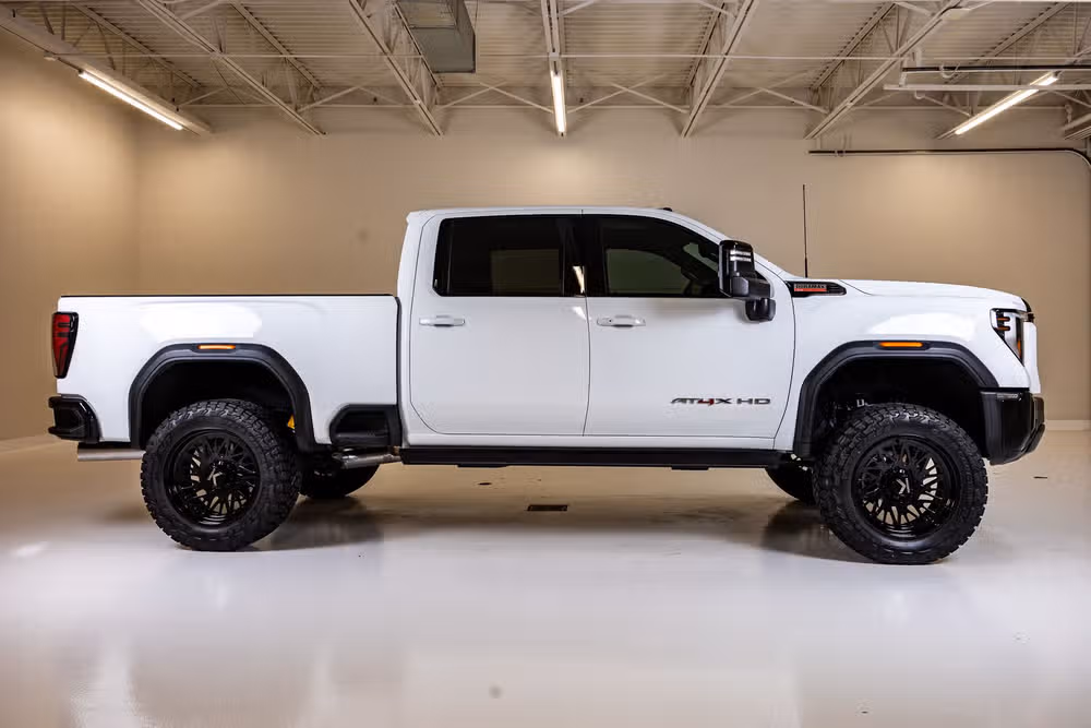 2026 GMC Sierra 2500HD AT4X Crew Cab Image 11