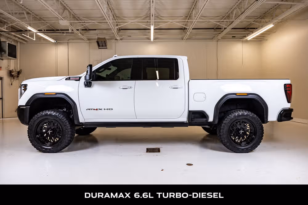 2026 GMC Sierra 2500HD AT4X Crew Cab Image 6