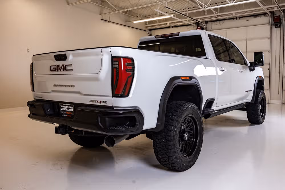 2026 GMC Sierra 2500HD AT4X Crew Cab Image 10