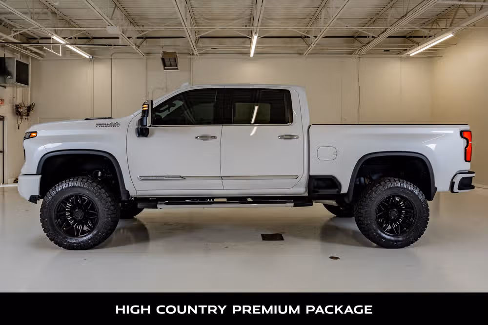 2025 Chevrolet Silverado 2500HD High Country Crew Cab Image 6