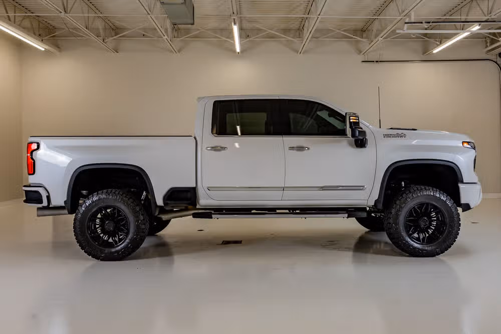2025 Chevrolet Silverado 2500HD High Country Crew Cab Image 11