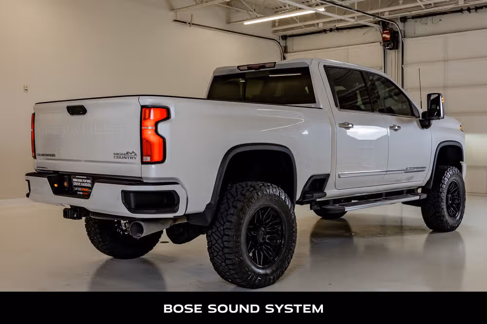 2025 Chevrolet Silverado 2500HD High Country Crew Cab Image 10