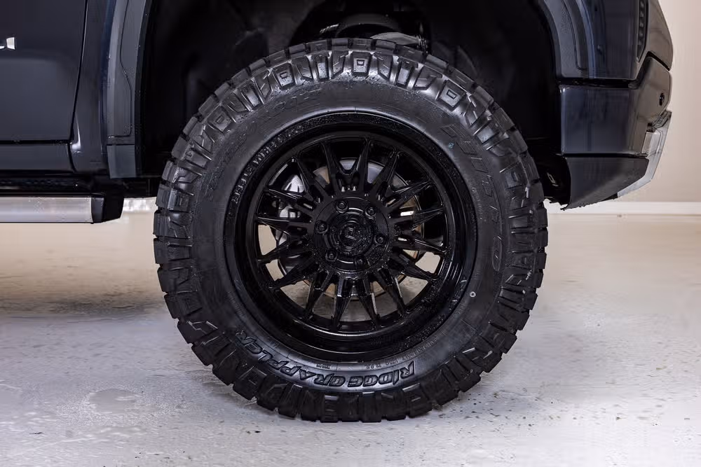 2023 GMC Sierra 1500 Denali Crew Cab Image 12