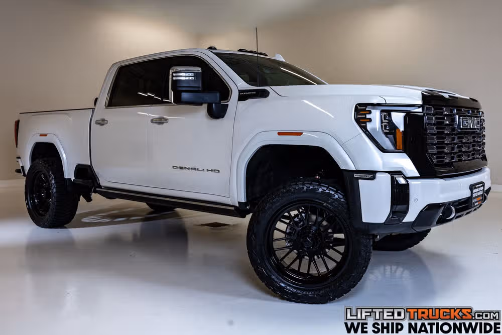 2025 GMC Sierra 2500HD Denali Ultimate Crew Cab Image 1