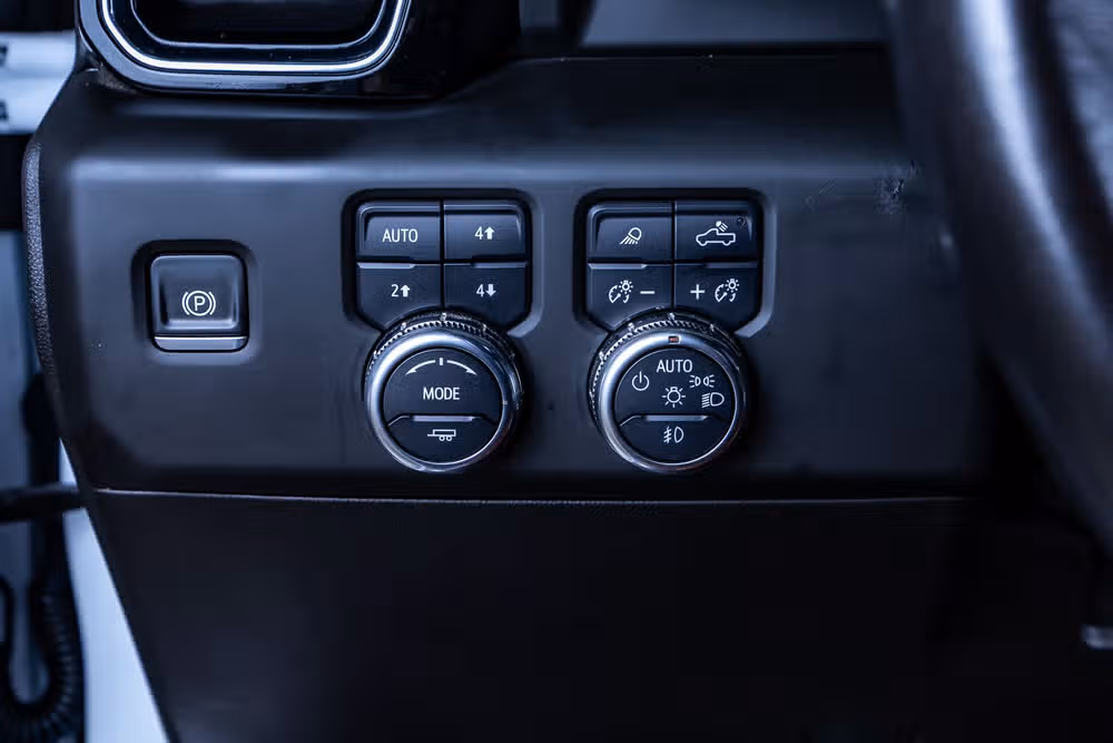 2025 GMC Sierra 2500HD Denali Ultimate Crew Cab Image 22