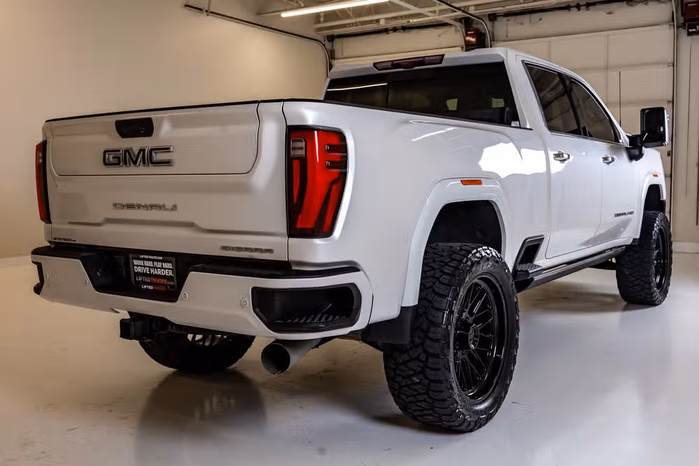 2025 GMC Sierra 2500HD Denali Ultimate Crew Cab Image 10